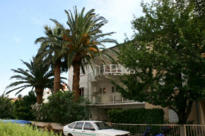 Apartments and rooms with parking space Makarska - 6644
